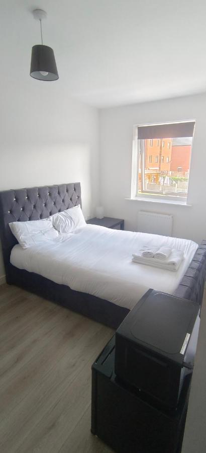 Vishisamarth H8: Convenient City Stay with Amenities Manchester Exterior photo